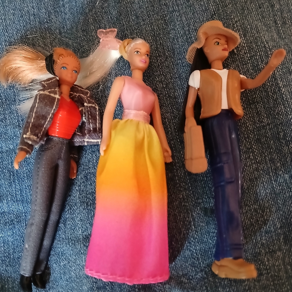 Barbie Dolls🌸👒🤍💗...mini dolls